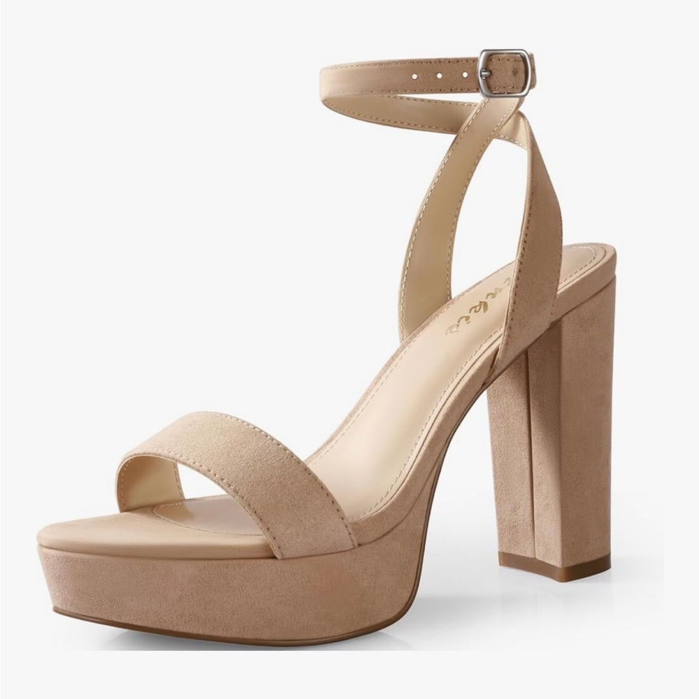 COMFORTABLE Nude Block High Heels 4in with 1in Platform Size 6 EUC - Picture 2 of 8
